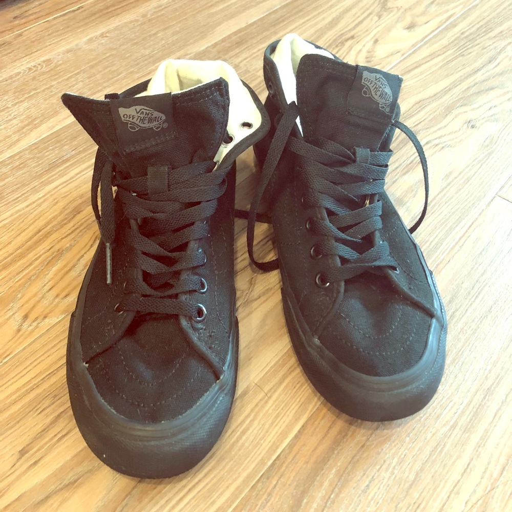 Vans black sneaker US 7.5 almost new